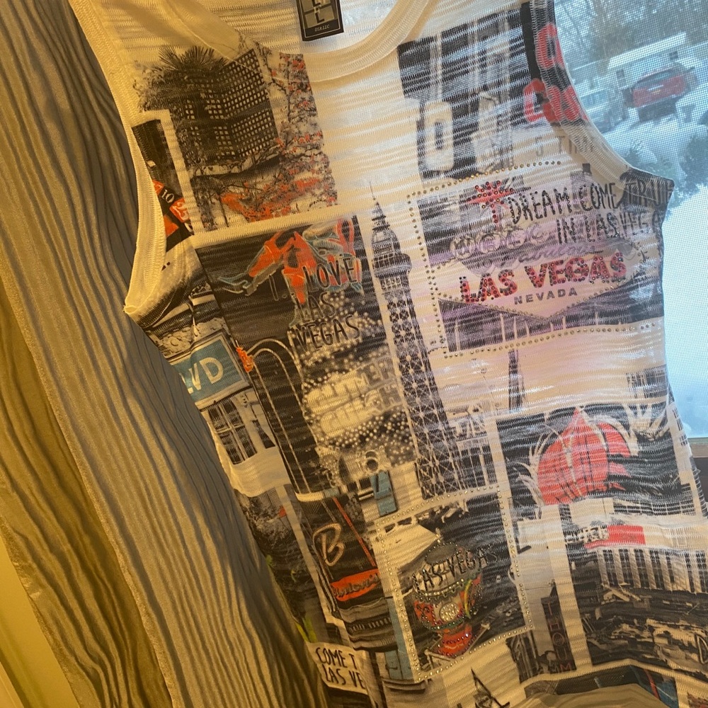 Brand new Las Vegas top
